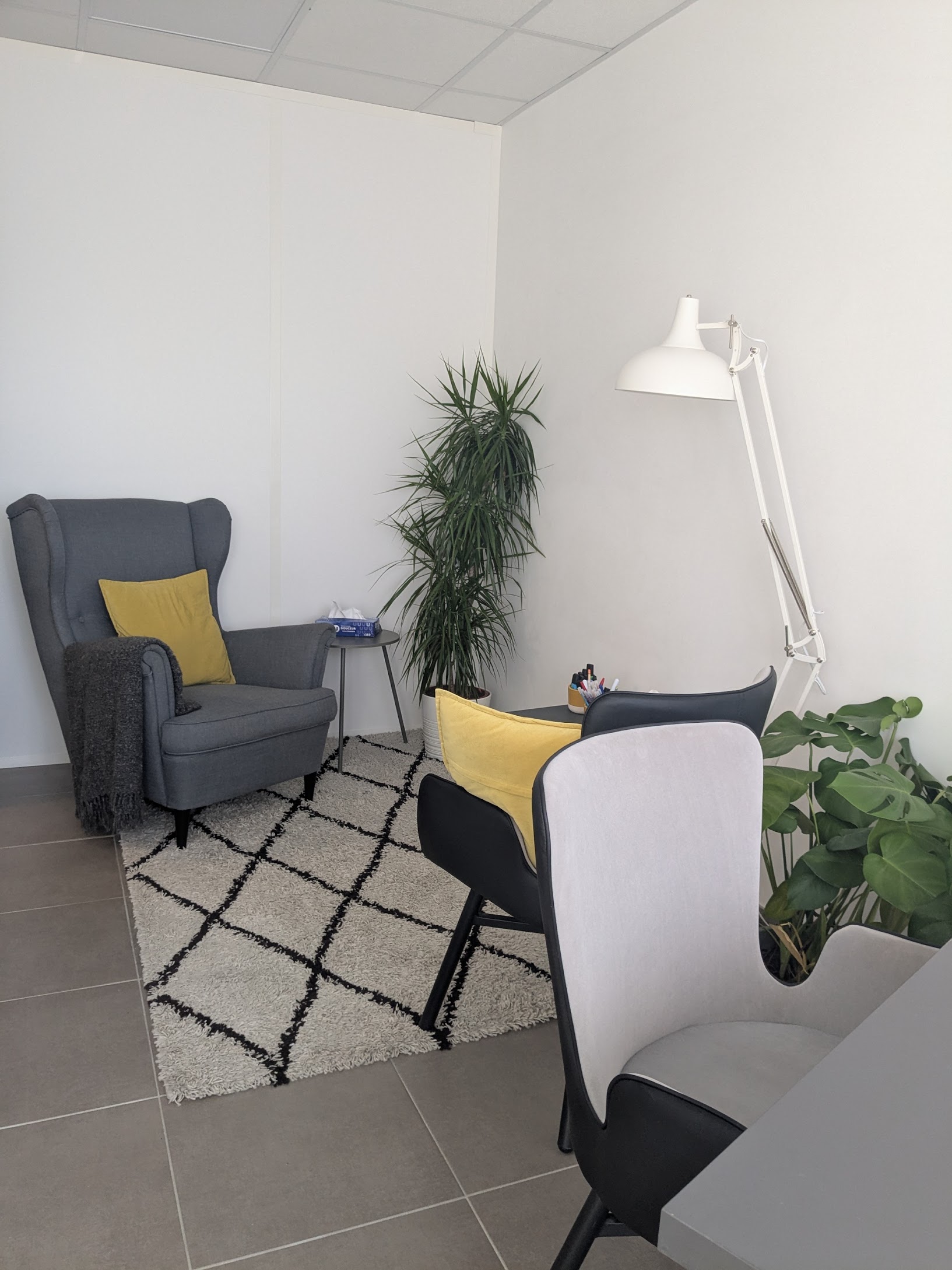 Bureau ou Cabinet pour Thérapeute ou Esthétique à Aix-EGUILLES
