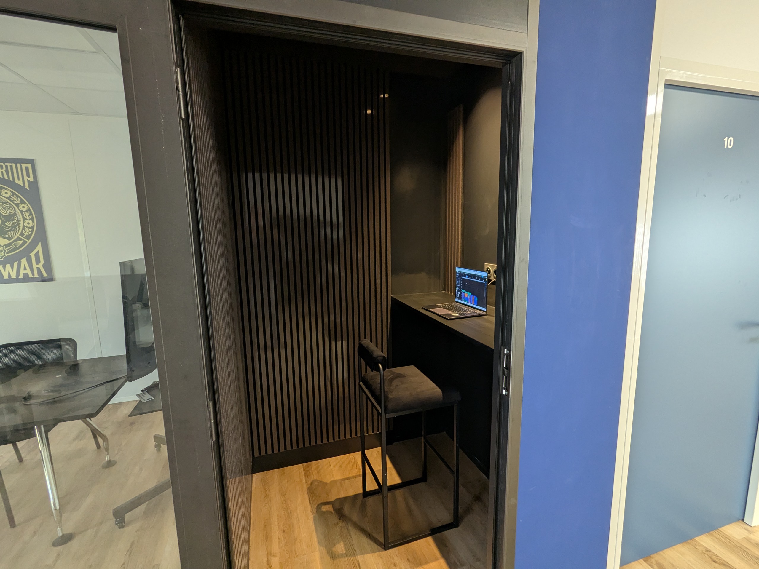 COWORKING LUMINEUX AU Nord d'AIX à VENELLES