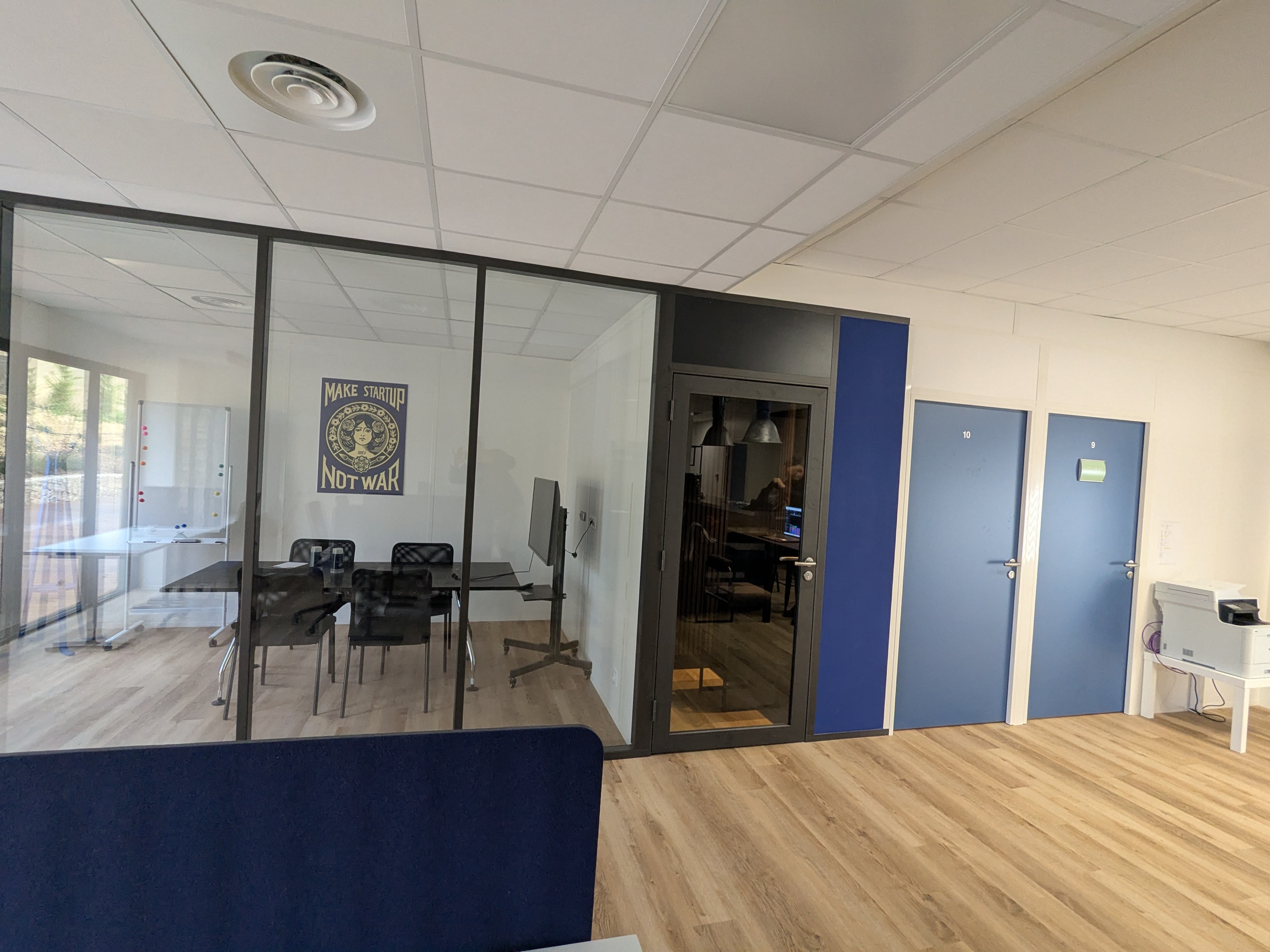 COWORKING LUMINEUX AU Nord d'AIX à VENELLES