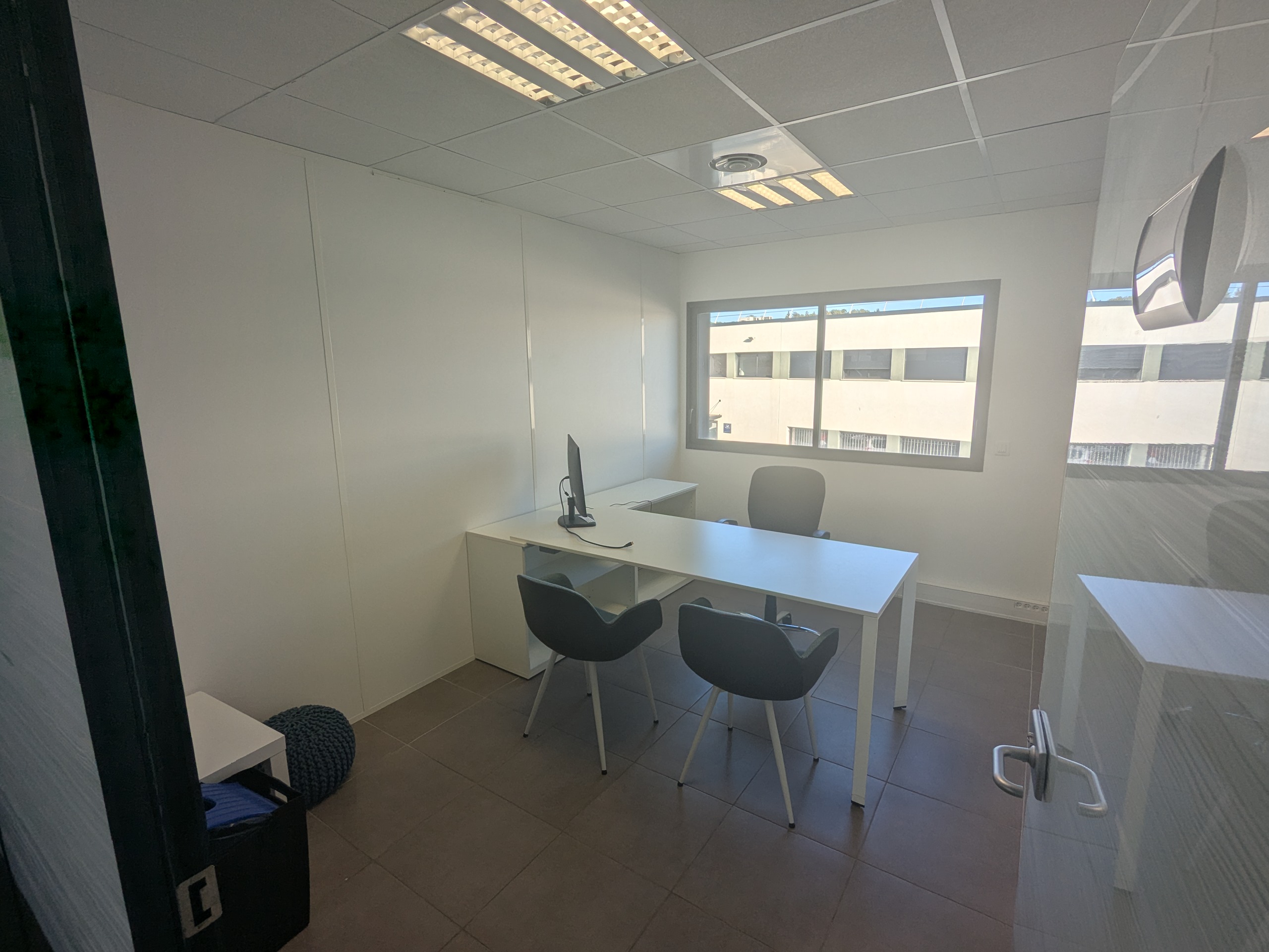 Bureau FLEX près d'Aix à EGUILLES